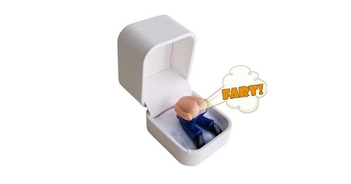 PYRAMID ONE PIECE STATIONERY SET (WHOLE CAKE ISLAND)