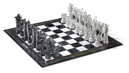 NOBLE COLLECTION - HARRY POTTER - GIFTS - WIZARD?S CHESS SET